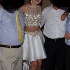 Dave & Johnny Short 2 piece Prom or Sweet 16 dress